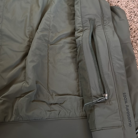 Green vest - Picture 3 of 3